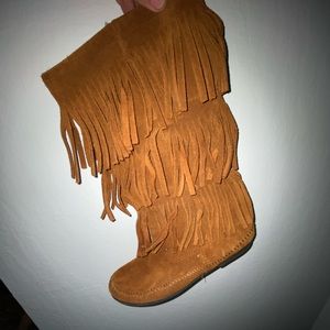 Minnetonka moccasin boots size 7 womens